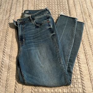 Old Navy Rockstar Extra-High Waisted Stretchy Skinny Jeans- Size 12